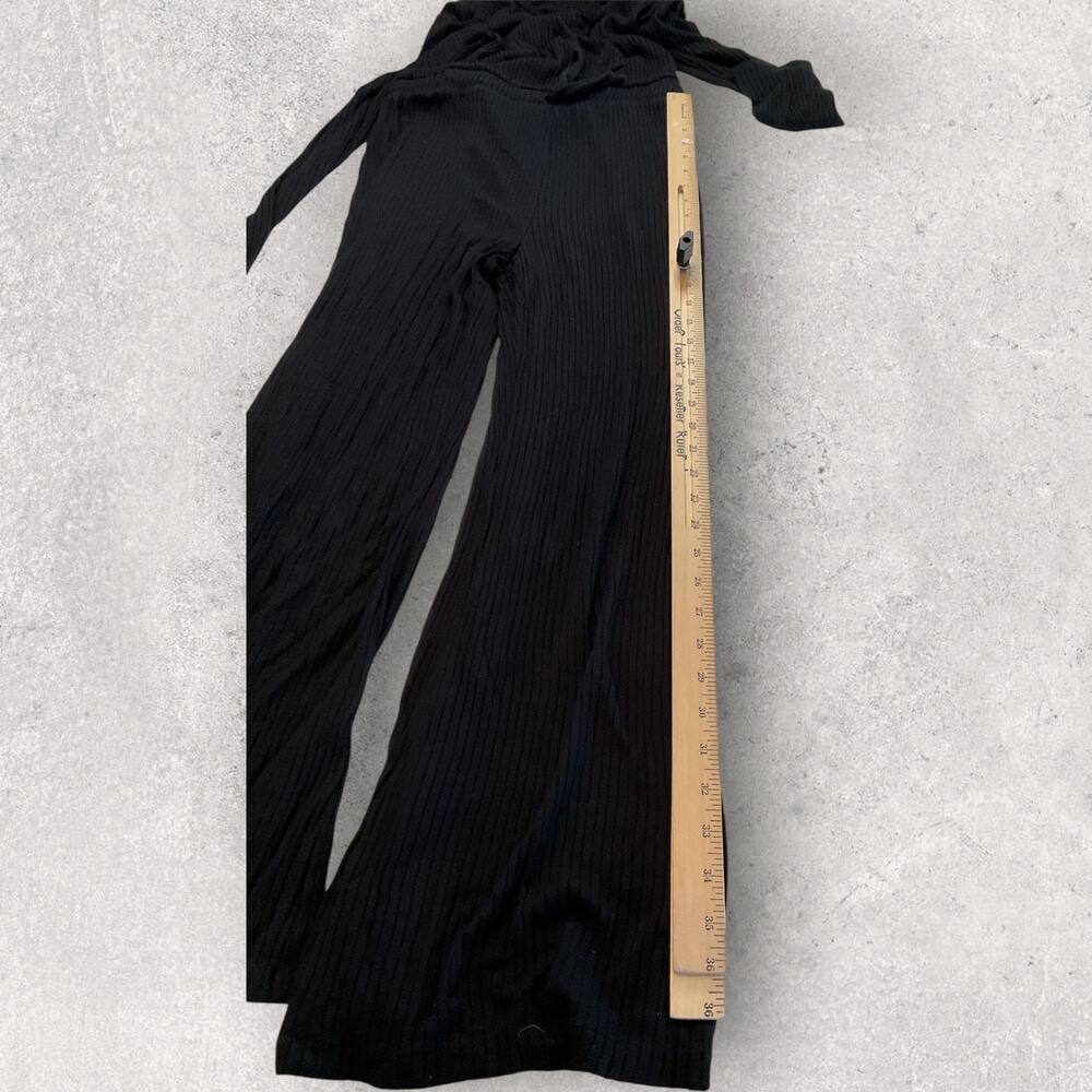 Beyond Yoga Ribbed Jumpsuit Black V-Neck Lounge Athleisure Minimalist Size M - Picture 8 of 11